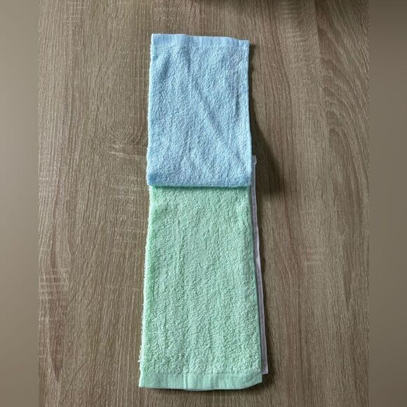 NWT … MIGHTYPOUND “3 Pack” Face Towels - Picture 3 of 3